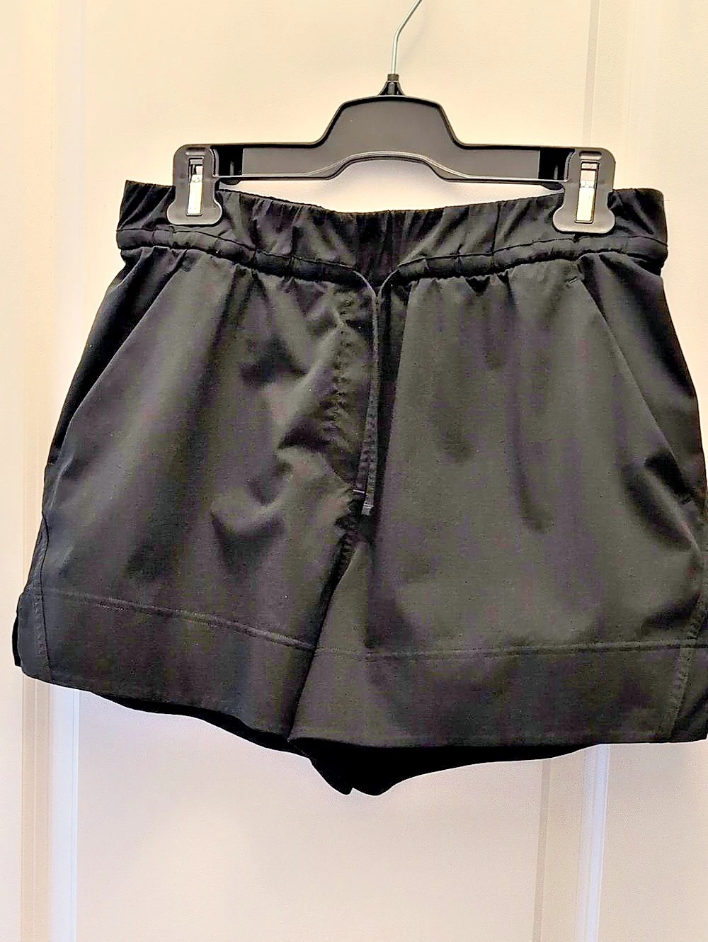 lululemon Cinchable Waist High-Rise Woven Short Black Athletic Shorts